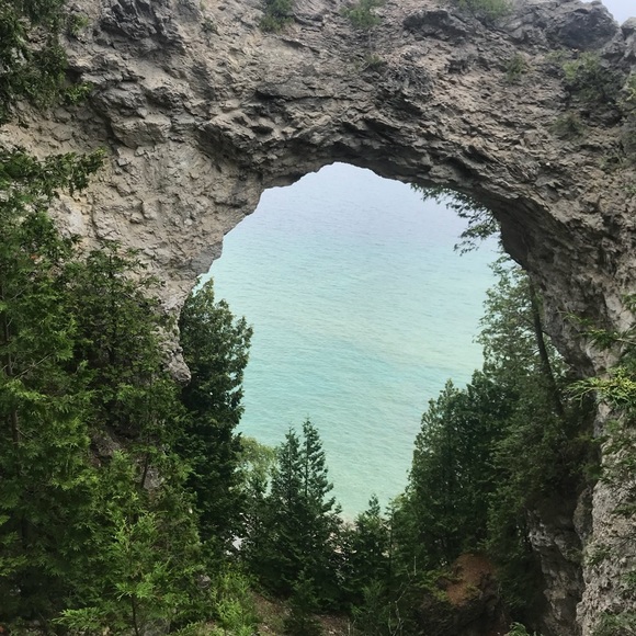 Profile Picture of Haley Morgan (@hlmorgan22914) on Poshmark