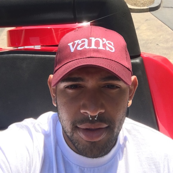 Profile Picture of Jeffrey Reid (@jffrycrd) on Poshmark