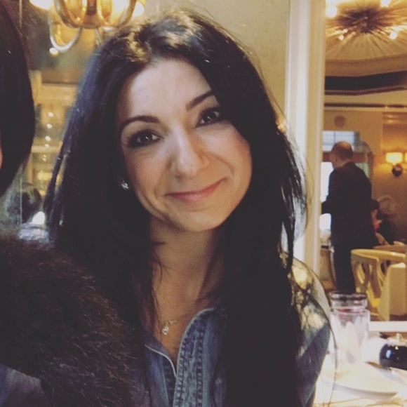 Profile Picture of Jodi Baccollo (@jodiann121) on Poshmark