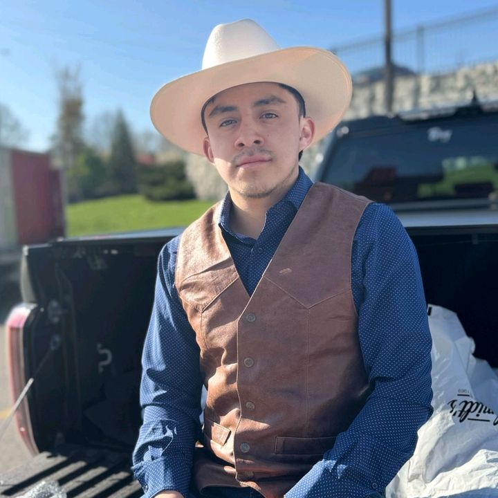 Profile Picture of Daniel Araoz (@d_a_n_i_e_l_a_r_a_o_z) on Tiktok