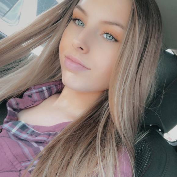 Profile Picture of Lulu Mcdavid (@346032lm) on Poshmark