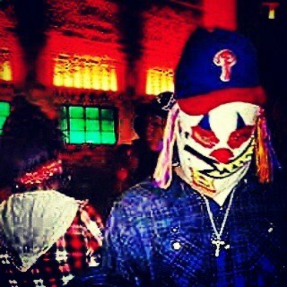 Profile Picture of Gerardo Lara (@gerardolara686) on Poshmark