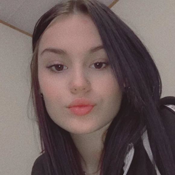 Profile Picture of Brianna Birkenmeier (@bbirkenmeier) on Poshmark