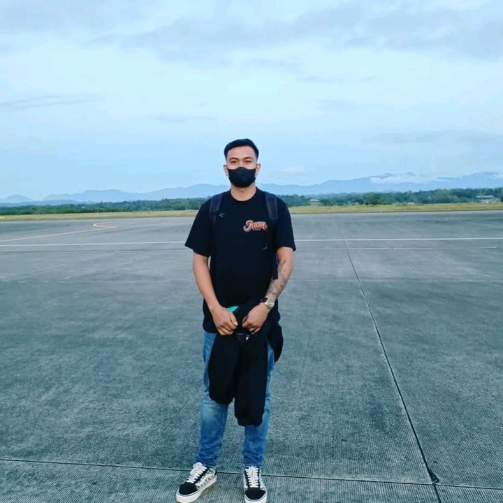 Profile Picture of John Rollan (@johnrollan19) on Tiktok