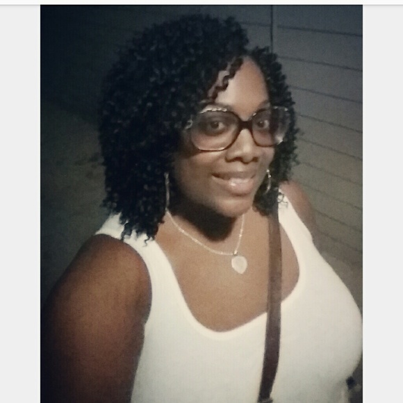 Profile Picture of Kristie Huntley (@butterfly_35) on Poshmark