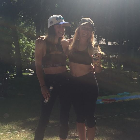 Profile Picture of Shannon Manning (@smanni01) on Poshmark