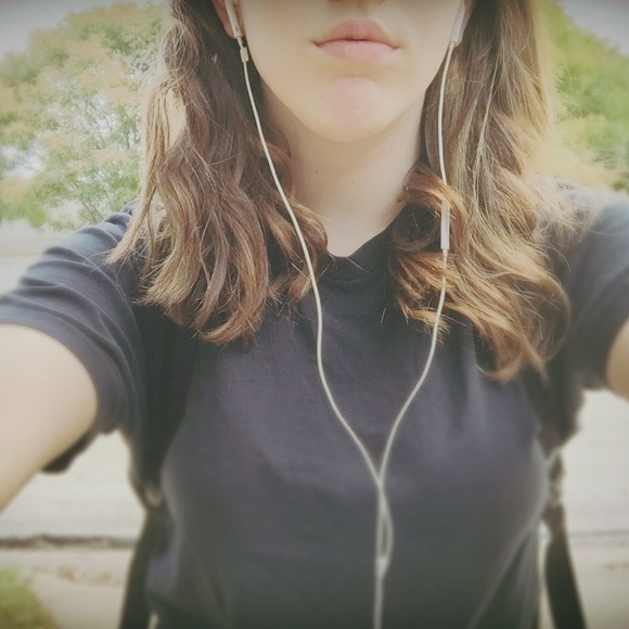 Profile Picture of Scarlet Mcclenny (@scarlet_cms) on Poshmark