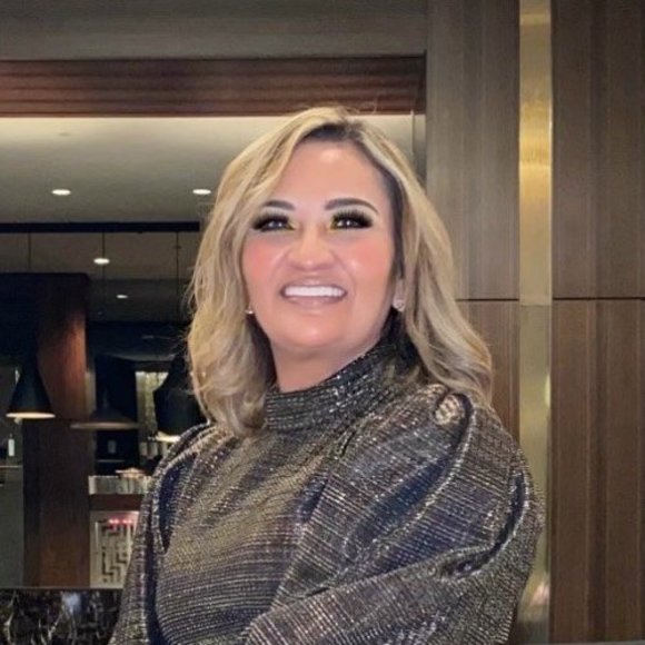 Profile Picture of Perla Iruegas (@perlisparty) on Poshmark