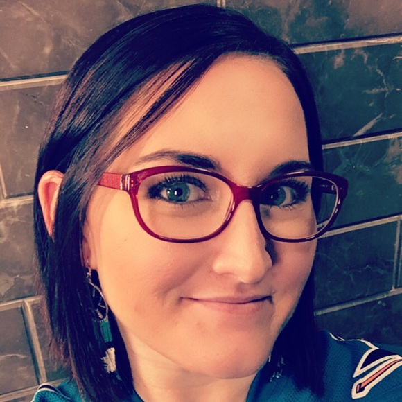 Profile Picture of Tanya Bezayiff (@tanya_bezayiff) on Poshmark