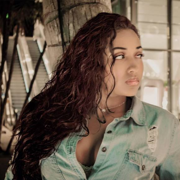 Profile Picture of Cabriella Bouterse (@cabriellab) on Poshmark