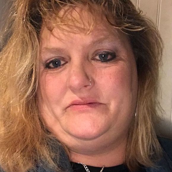 Profile Picture of Sharon Bingell (@sharonbingell) on Poshmark