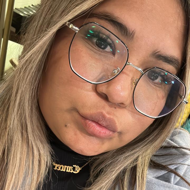 Profile Picture of susanlomeli73 (@suslomely) on Tiktok