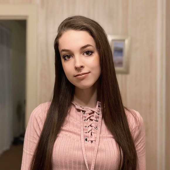 Emma Woelkers - Poshmark Profile Picture of Emma Woelkers (@ewoelkers) on Poshmark