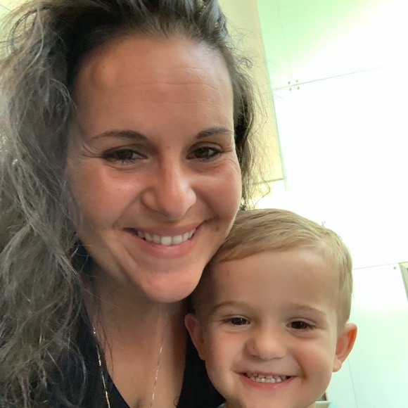 Profile Picture of Rosina Stambaugh (@rcstambaugh) on Poshmark