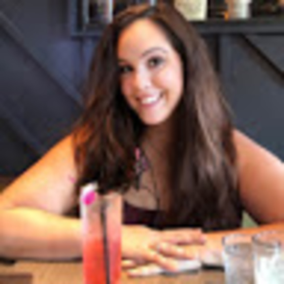 Profile Picture of Paula Nicholson (@tpnicholson2) on Poshmark