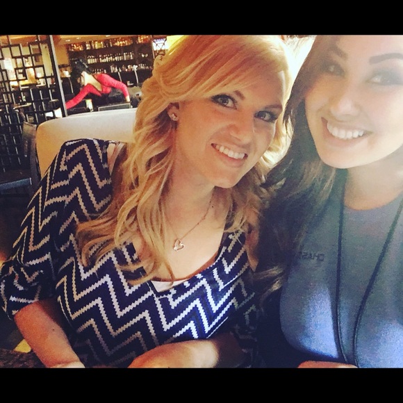 Ashley Broadbent - Poshmark Profile Picture of Ashley Broadbent (@broadbent22) on Poshmark