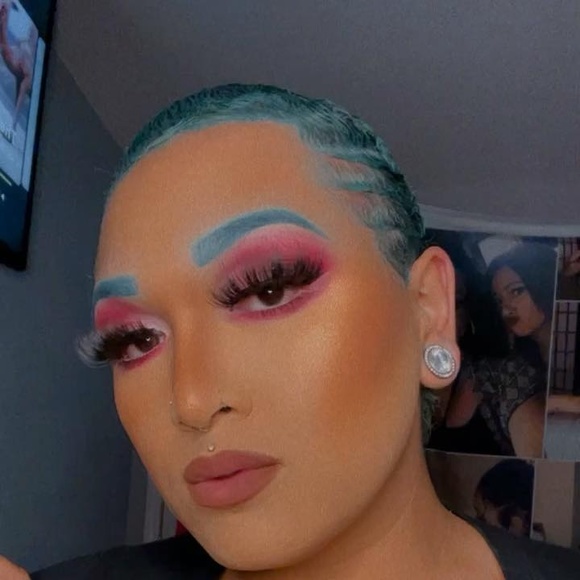 Profile Picture of Alicia Shintaku (@mshintaku28) on Poshmark