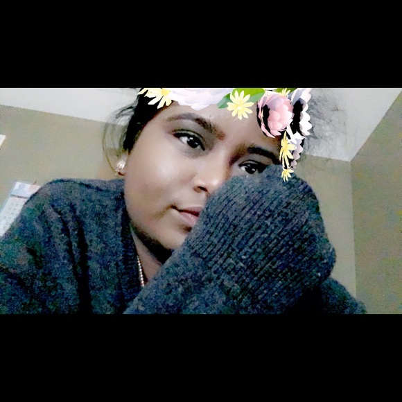 Profile Picture of Charmi Patel (@charmi11) on Poshmark