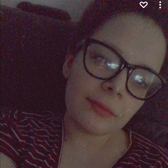 Profile Picture of Angelica Fodge (@angelica99146) on Poshmark