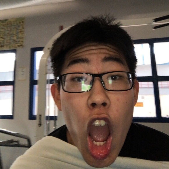Profile Picture of Hikaru Morita (@hikarumorita_) on Poshmark