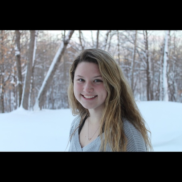 Profile Picture of Jaci Fothergill (@jlfothergill12) on Poshmark