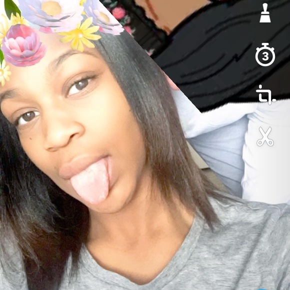 Profile Picture of Natalia Topping (@nataliato) on Poshmark