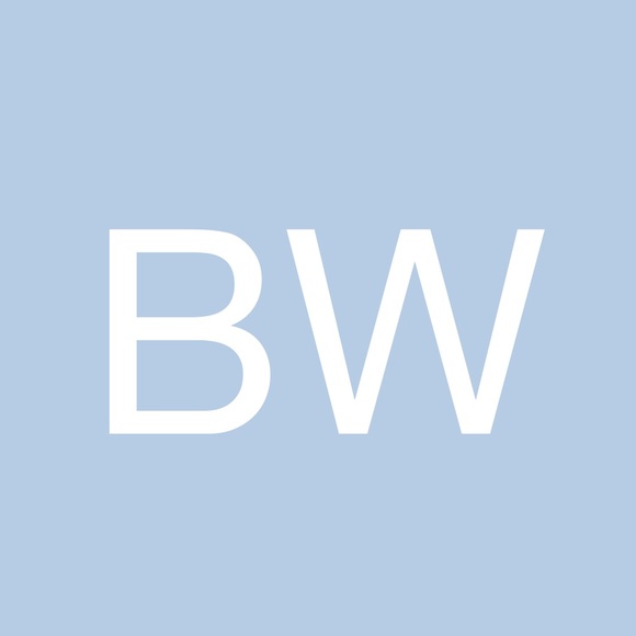 Profile Picture of Beth Wolfson (@bestwolf) on Poshmark