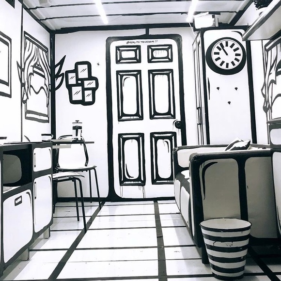 Profile Picture of Eric Cockream (@ericglx) on Poshmark