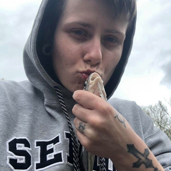 Blake Gleitz - Poshmark Profile Picture of Blake Gleitz (@blakegleitz) on Poshmark