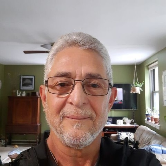 Profile Picture of Angel Graulau (@angelgraulau) on Poshmark