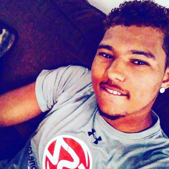 Profile Picture of Donte Harris (@donteprince) on Poshmark