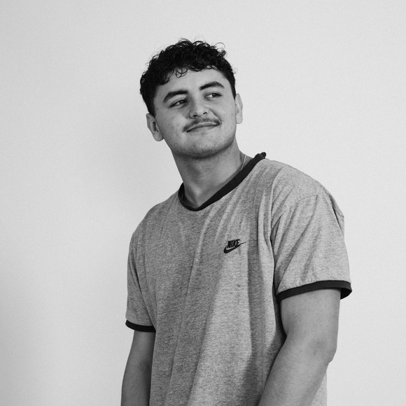 Profile Picture of Alex Hance (@alex_hance) on Poshmark