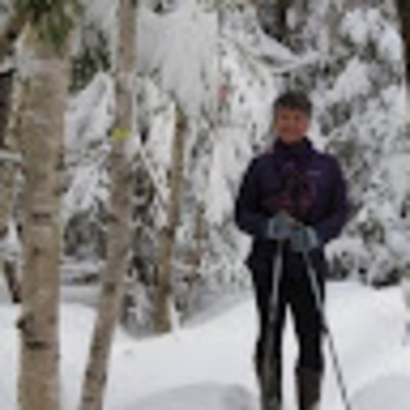 Profile Picture of Cathy Benfey (@cathybenfey) on Poshmark