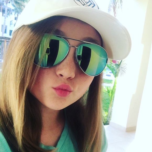 Profile Picture of Rose Sluiter (@rose_sluiter) on Poshmark