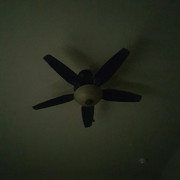 Profile Picture of Terrance Neal (@hoopdoop) on Poshmark