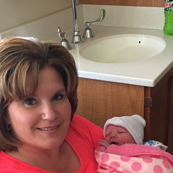 Profile Picture of Julie Eimen (@jeimen1) on Poshmark