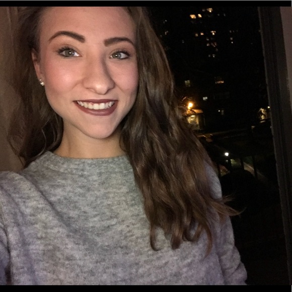 Alexis Quick - Poshmark Profile Picture of Alexis Quick (@aagnelly24) on Poshmark