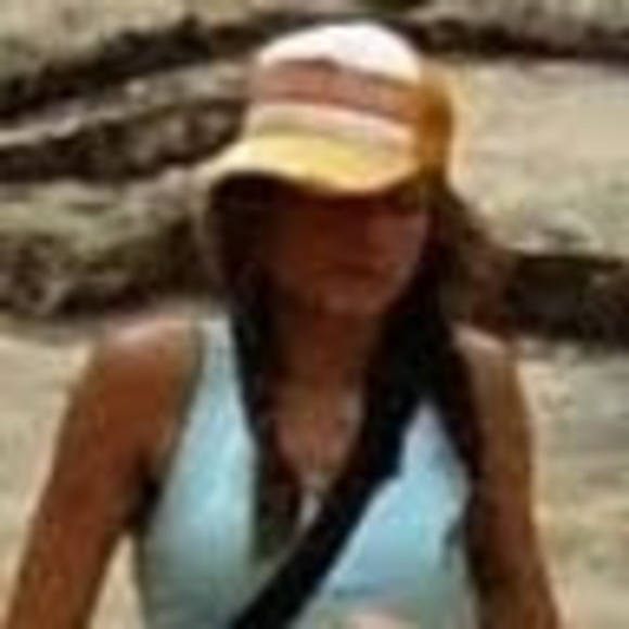 Profile Picture of Jill Uthoff (@jilluthoff) on Poshmark