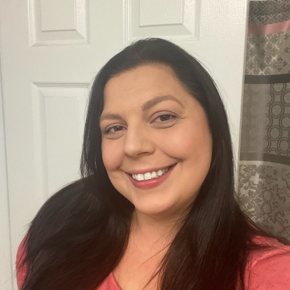 Profile Picture of Sharleen Vertullo (@loverlyme69) on Poshmark