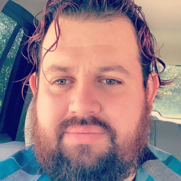 Profile Picture of Andrew Williamson (@apwilliamson87) on Poshmark