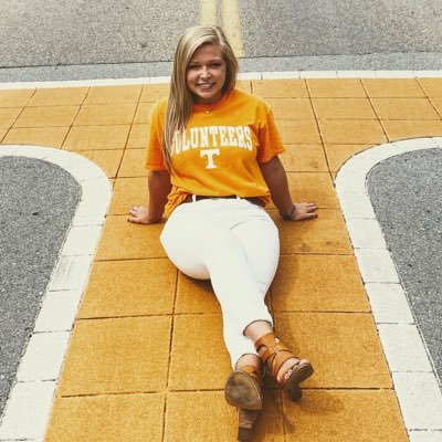 Profile Picture of Sarah Layne (@SarahLayne16) on Twitter