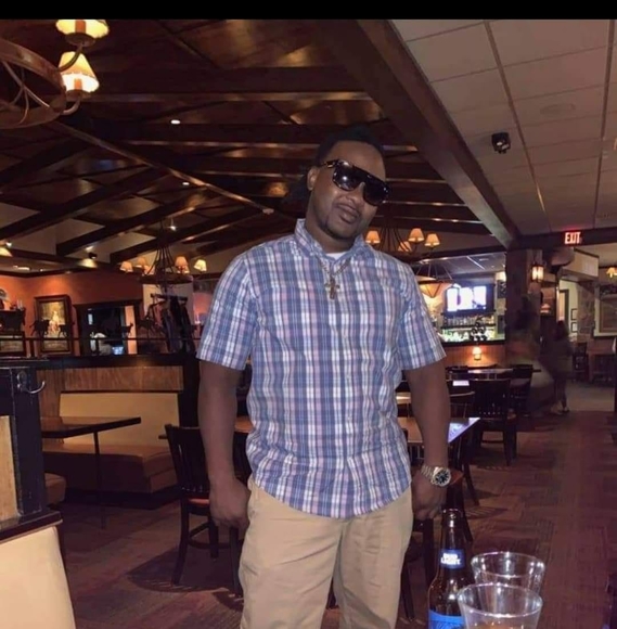 Andrew Myles - Poshmark Profile Picture of Andrew Myles (@andrew_myles) on Poshmark