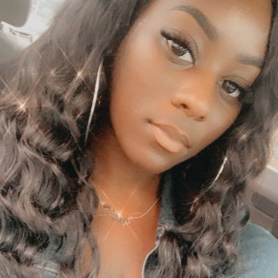 Profile Picture of  👑 💎 (@nikkihendrix_) on Twitter