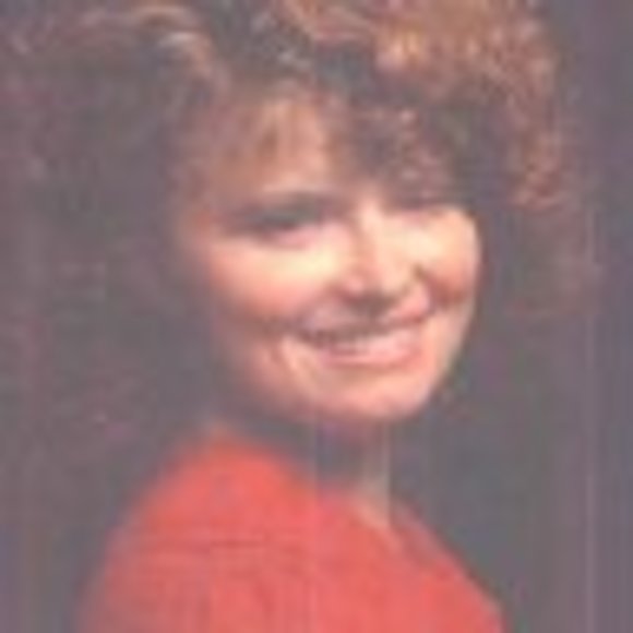 Profile Picture of Shelia Staubin (@swann_99) on Poshmark
