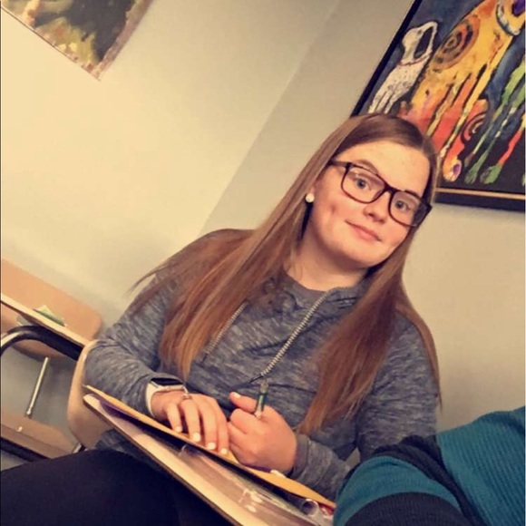 Profile Picture of Micalynn Mcfarland (@micalynn00) on Poshmark