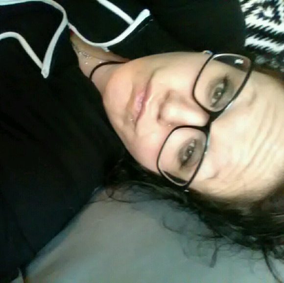 Profile Picture of Karla Kolodzey (@karla0328) on Poshmark