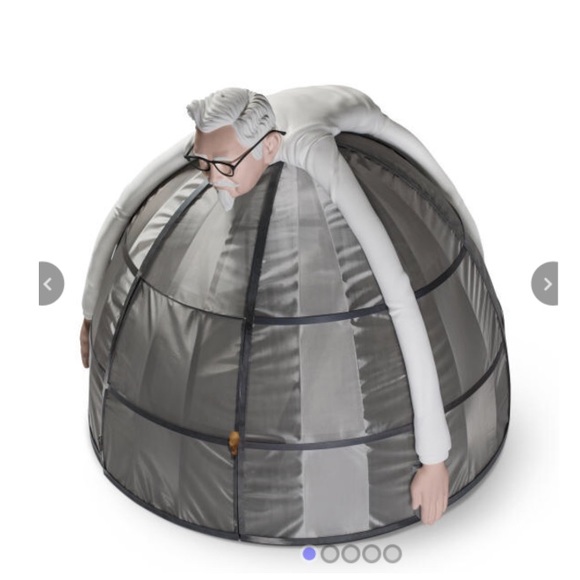 Profile Picture of Moe Moe (@dailybasis) on Poshmark