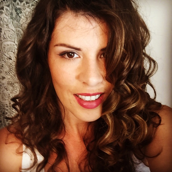 Profile Picture of Ashley Nieminen (@ashleynieminen) on Poshmark