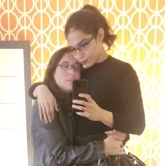 Profile Picture of Daniel Palencia (@awffles) on Poshmark