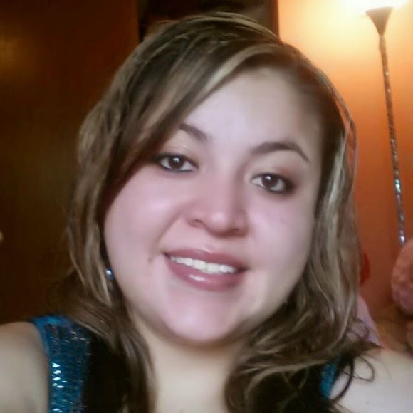 Isabel Carbajal - Poshmark Profile Picture of Isabel Carbajal (@chabz87) on Poshmark